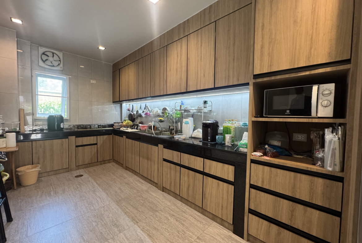 หมู่บ้านลัดดารมย์ อิลิแกนซ์ วงแหวนสาทร