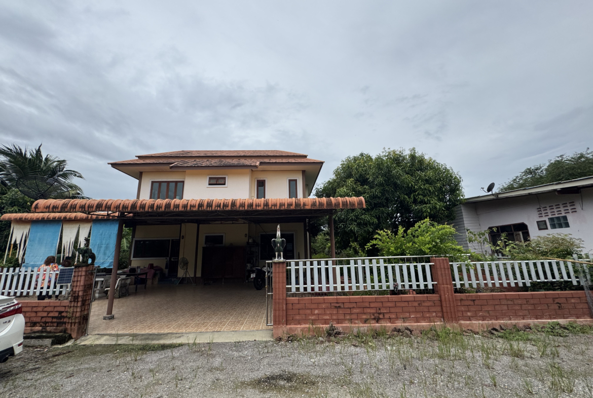 บ้านดำเนินสะดวก