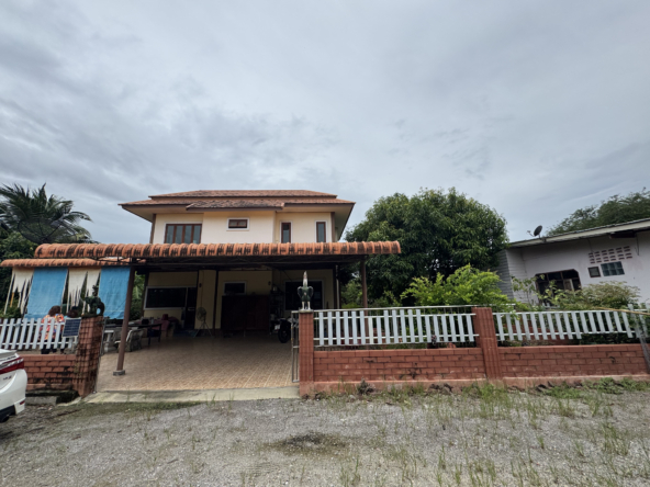 บ้านดำเนินสะดวก